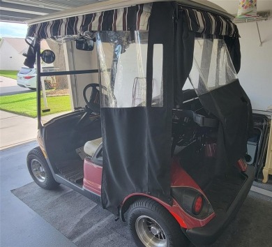 MOVE IN READY - UPGRADED - TURNKEY -GOLF CART INCLUDED- NO BOND on The Links of Spruce Creek in Florida - for sale on GolfHomes.com, golf home, golf lot