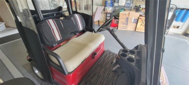 MOVE IN READY - UPGRADED - TURNKEY -GOLF CART INCLUDED- NO BOND on The Links of Spruce Creek in Florida - for sale on GolfHomes.com, golf home, golf lot