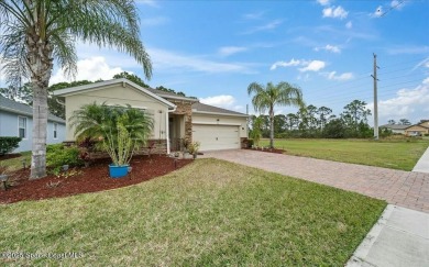 COME  SEE this BEAUTIFULLY MAINTAINED, MOVE-IN READY 3-bedroom on Majors Golf Club At Bayside Lakes in Florida - for sale on GolfHomes.com, golf home, golf lot