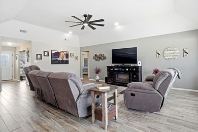 Welcome to Pecan Plantation Country Club and this home that is on Pecan Plantation Country Club in Texas - for sale on GolfHomes.com, golf home, golf lot