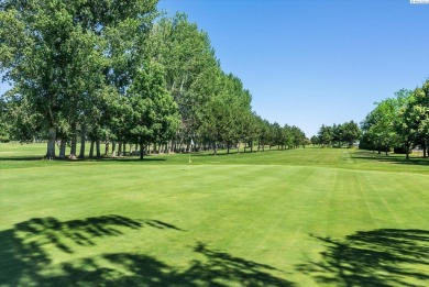 How would you like to walk across the street to Pasco Golfland? on Pasco Golfland in Washington - for sale on GolfHomes.com, golf home, golf lot