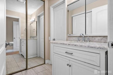 Welcome to Easy Living in the Heart of Clearbrook! Tucked away on Clearbrook Golf Club in New Jersey - for sale on GolfHomes.com, golf home, golf lot