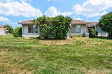 Welcome to Easy Living in the Heart of Clearbrook! Tucked away on Clearbrook Golf Club in New Jersey - for sale on GolfHomes.com, golf home, golf lot