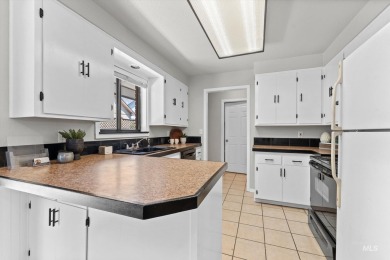 Welcome to this charming home in Northwest Boise! It's perfectly on Plantation Country Club in Idaho - for sale on GolfHomes.com, golf home, golf lot