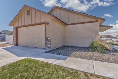 Quality built 3/2 with oversized 2 car garage and RV PARKING on on Scotch Pines Golf Course in Idaho - for sale on GolfHomes.com, golf home, golf lot