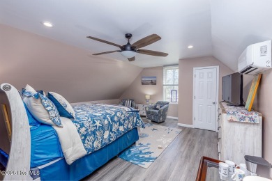 SCHEDULE YOUR SHOWING!!! COZY AND SERENE WITH THE ABILITY FOR on Harbour Point Golf Club in North Carolina - for sale on GolfHomes.com, golf home, golf lot