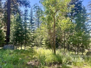Beautiful timbered lot in exquisite Aspen Ridge. Mountain views on McCall Municipal Golf Course in Idaho - for sale on GolfHomes.com, golf home, golf lot