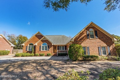 Welcome to 912 Rivage Promenade, a beautifully maintained on Beau Rivage Golf and Resort in North Carolina - for sale on GolfHomes.com, golf home, golf lot