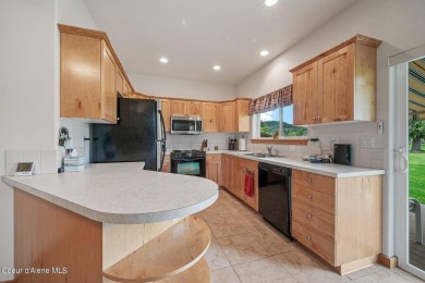 Wonderful, furnished townhome on the 14th AND 15th green of on Stoneridge Golf Club in Idaho - for sale on GolfHomes.com, golf home, golf lot