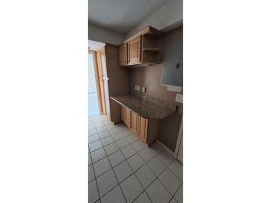 2/2 UNIT, OPEN KITCHEN, PANTRY & BREAKFAST AREA, TILED DINING on The President Country Club in Florida - for sale on GolfHomes.com, golf home, golf lot