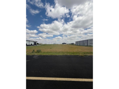 Premier Hangar Lot on Runway 4-22 - River Falls Airport (H81)

A on River Falls Par 3 Golf Course and Air Park in Texas - for sale on GolfHomes.com, golf home, golf lot