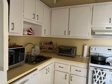 This meticulously maintained, bright and airy 1 bedroom, 1 1/2 on  in Florida - for sale on GolfHomes.com, golf home, golf lot