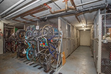 LAKEFRONT LIVING: SUN-DRENCHED CORNER 2BED/2BATH WITH RESORT on Sydney R. Marovitz Golf Course in Illinois - for sale on GolfHomes.com, golf home, golf lot