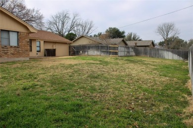 3 bedroom home in South Abilene! Beautiful fireplace, terracotta on Abilene Country Club - South Course in Texas - for sale on GolfHomes.com, golf home, golf lot