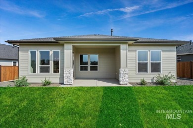 Welcome to your new oasis on Falcon Crest Golf Course! This on Falcon Crest Golf Club in Idaho - for sale on GolfHomes.com, golf home, golf lot