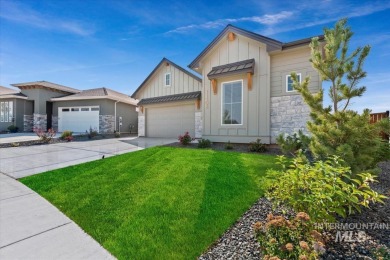 Welcome to your new oasis on Falcon Crest Golf Course! This on Falcon Crest Golf Club in Idaho - for sale on GolfHomes.com, golf home, golf lot