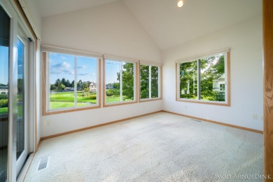 Beautiful end unit condo in The Links of Rolling Meadows! on The Links At Rolling Meadows in Michigan - for sale on GolfHomes.com, golf home, golf lot