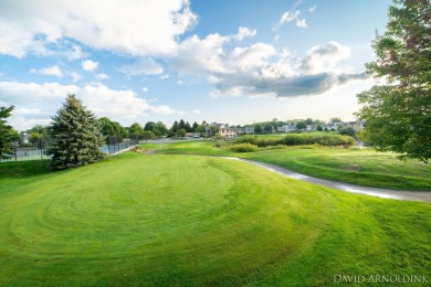 Beautiful end unit condo in The Links of Rolling Meadows! on The Links At Rolling Meadows in Michigan - for sale on GolfHomes.com, golf home, golf lot