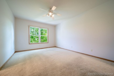 Beautiful end unit condo in The Links of Rolling Meadows! on The Links At Rolling Meadows in Michigan - for sale on GolfHomes.com, golf home, golf lot