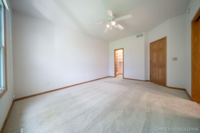 Beautiful end unit condo in The Links of Rolling Meadows! on The Links At Rolling Meadows in Michigan - for sale on GolfHomes.com, golf home, golf lot