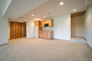 Beautiful end unit condo in The Links of Rolling Meadows! on The Links At Rolling Meadows in Michigan - for sale on GolfHomes.com, golf home, golf lot