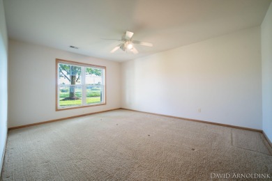 Beautiful end unit condo in The Links of Rolling Meadows! on The Links At Rolling Meadows in Michigan - for sale on GolfHomes.com, golf home, golf lot