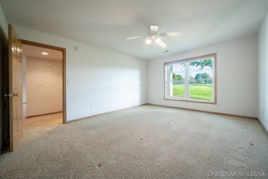 Beautiful end unit condo in The Links of Rolling Meadows! on The Links At Rolling Meadows in Michigan - for sale on GolfHomes.com, golf home, golf lot