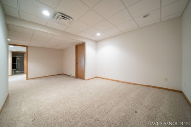 Beautiful end unit condo in The Links of Rolling Meadows! on The Links At Rolling Meadows in Michigan - for sale on GolfHomes.com, golf home, golf lot