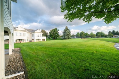 Beautiful end unit condo in The Links of Rolling Meadows! on The Links At Rolling Meadows in Michigan - for sale on GolfHomes.com, golf home, golf lot
