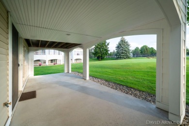 Beautiful end unit condo in The Links of Rolling Meadows! on The Links At Rolling Meadows in Michigan - for sale on GolfHomes.com, golf home, golf lot