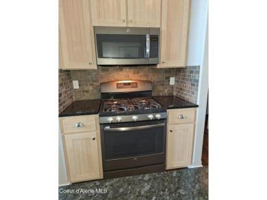 Immaculate 3bed/2bath home on the 12th fairway of the Stoneridge on Stoneridge Golf Club in Idaho - for sale on GolfHomes.com, golf home, golf lot