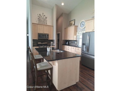 Immaculate 3bed/2bath home on the 12th fairway of the Stoneridge on Stoneridge Golf Club in Idaho - for sale on GolfHomes.com, golf home, golf lot
