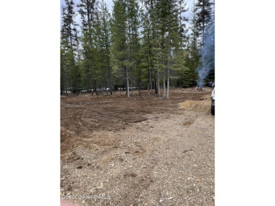 Nice level lot in Marvin Estates, close to shopping, golf course on Priest Lake Golf and Tennis Club in Idaho - for sale on GolfHomes.com, golf home, golf lot