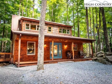 Stylishly Rustic cabin totally renovated in 2019. Great Room on Beech Mountain Club in North Carolina - for sale on GolfHomes.com, golf home, golf lot