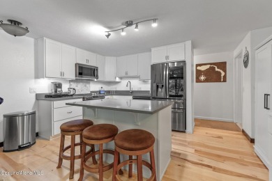 Beautiful Twin Lakes Golf Course condo featuring 2 bedrooms and on Twin Lakes Village Golf Course in Idaho - for sale on GolfHomes.com, golf home, golf lot