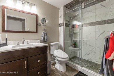 Beautiful Twin Lakes Golf Course condo featuring 2 bedrooms and on Twin Lakes Village Golf Course in Idaho - for sale on GolfHomes.com, golf home, golf lot