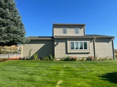 This well-maintained lake home has been totally remodeled with on Bayside Golf Course in Nebraska - for sale on GolfHomes.com, golf home, golf lot