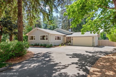 This beautifully updated 4 bed / 3 bath home sits on a spacious on Hayden Lake Country Club in Idaho - for sale on GolfHomes.com, golf home, golf lot