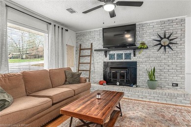 Gorgeous 4 bed 3 full bath home in Bellwood subdivision with on Vache-Grasse Country Club in Arkansas - for sale on GolfHomes.com, golf home, golf lot