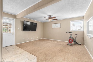 Gorgeous 4 bed 3 full bath home in Bellwood subdivision with on Vache-Grasse Country Club in Arkansas - for sale on GolfHomes.com, golf home, golf lot