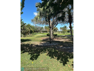 Welcome to this hidden gem in The Trellises in Jacaranda C.C. in on Jacaranda Golf Club in Florida - for sale on GolfHomes.com, golf home, golf lot