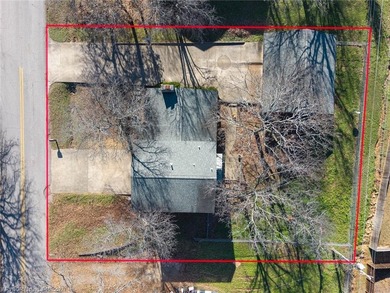 Gorgeous 4 bed 3 full bath home in Bellwood subdivision with on Vache-Grasse Country Club in Arkansas - for sale on GolfHomes.com, golf home, golf lot