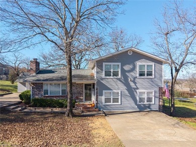 Gorgeous 4 bed 3 full bath home in Bellwood subdivision with on Vache-Grasse Country Club in Arkansas - for sale on GolfHomes.com, golf home, golf lot