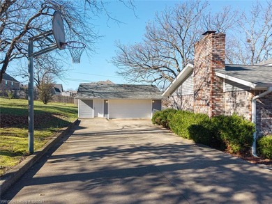 Gorgeous 4 bed 3 full bath home in Bellwood subdivision with on Vache-Grasse Country Club in Arkansas - for sale on GolfHomes.com, golf home, golf lot