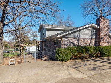 Gorgeous 4 bed 3 full bath home in Bellwood subdivision with on Vache-Grasse Country Club in Arkansas - for sale on GolfHomes.com, golf home, golf lot