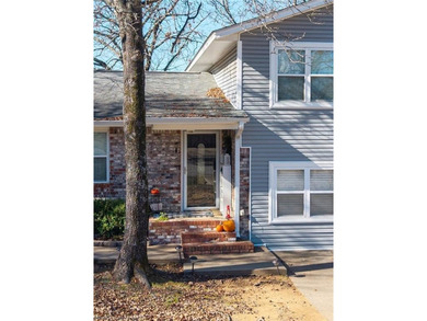 Gorgeous 4 bed 3 full bath home in Bellwood subdivision with on Vache-Grasse Country Club in Arkansas - for sale on GolfHomes.com, golf home, golf lot