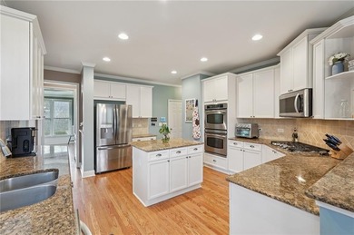 BENTWATER GOLF COMMUNITY! Spacious 5-BR, 4.5-BA residence with a on Bentwater Golf Club in Georgia - for sale on GolfHomes.com, golf home, golf lot