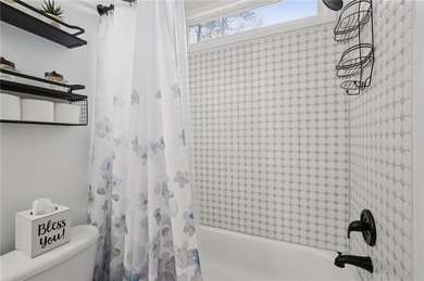 BENTWATER GOLF COMMUNITY! Spacious 5-BR, 4.5-BA residence with a on Bentwater Golf Club in Georgia - for sale on GolfHomes.com, golf home, golf lot