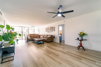 Spacious and move-in ready 3-bedroom, 2.5-bath condo located in on Oaks Country Club in Florida - for sale on GolfHomes.com, golf home, golf lot