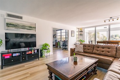 Seller offering up to $10,000 toward buyer's closing costs or on Oaks Country Club in Florida - for sale on GolfHomes.com, golf home, golf lot